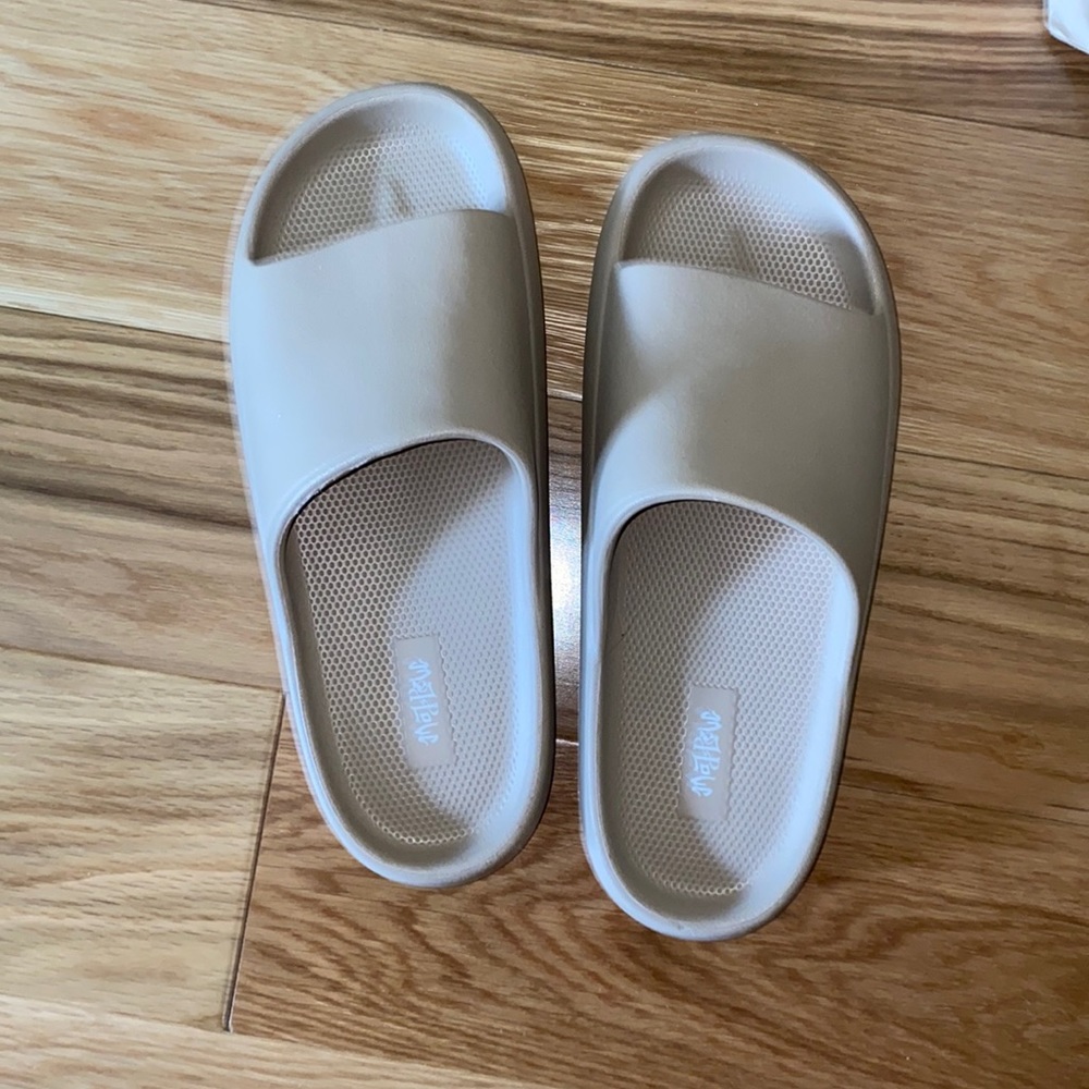 Foam comfort Slides